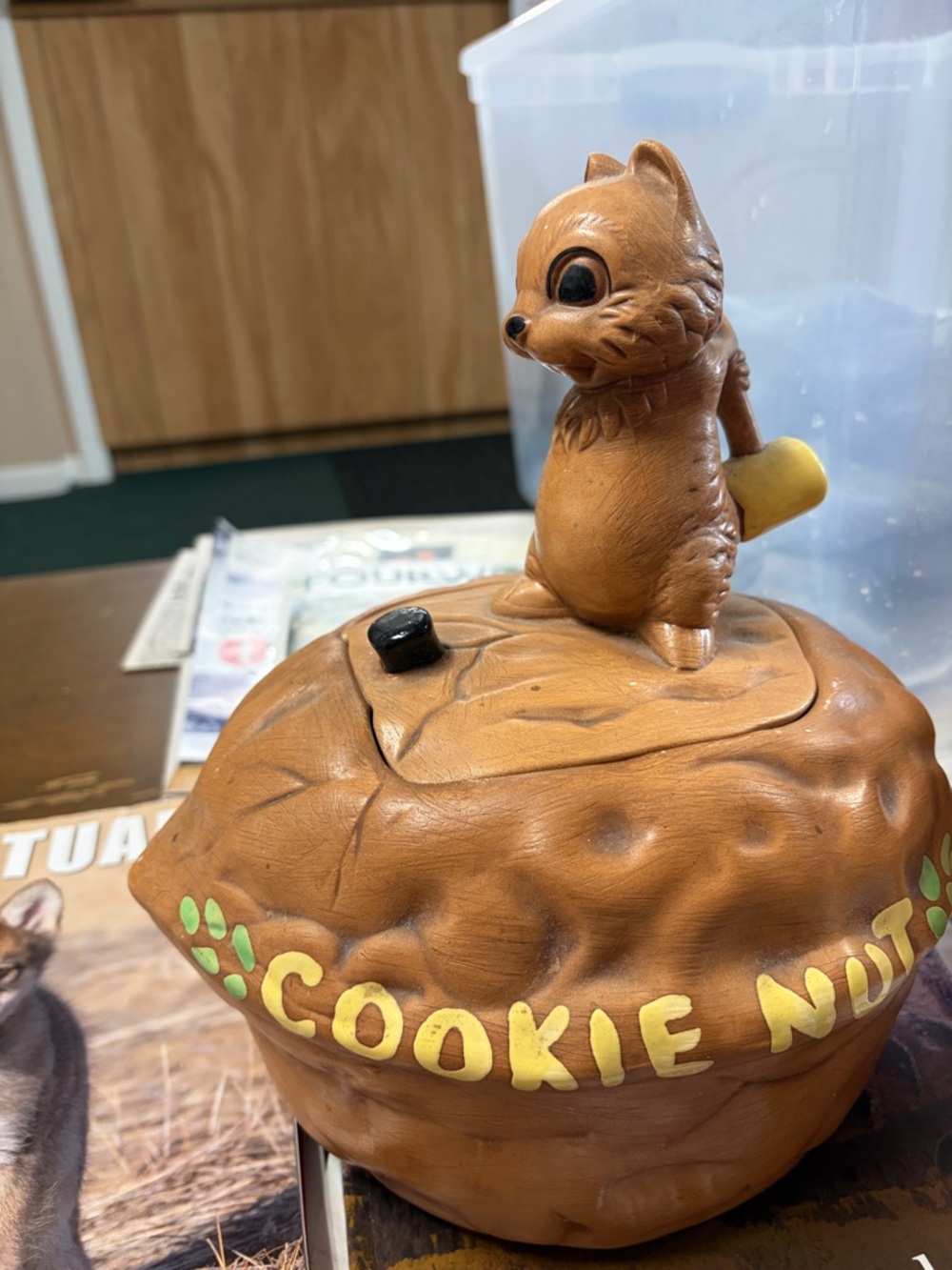 Wood-Tone Squirrel Cookie Jar - Cookie Nut Design